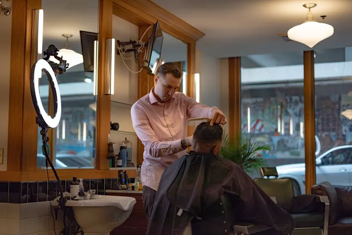 Relentless Barbershop Picture 9