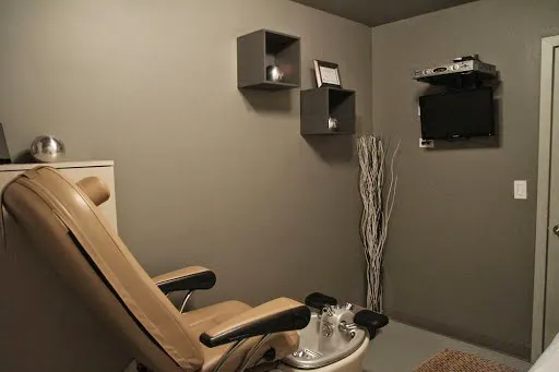 Van Buren Gentlemen's Salon Picture 1