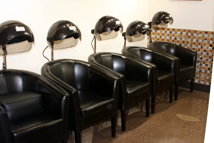 Paul Chambers Salon Picture 9