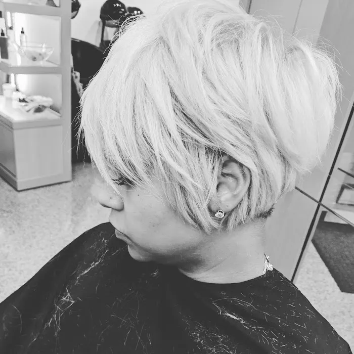 Paul Chambers Salon Picture 3