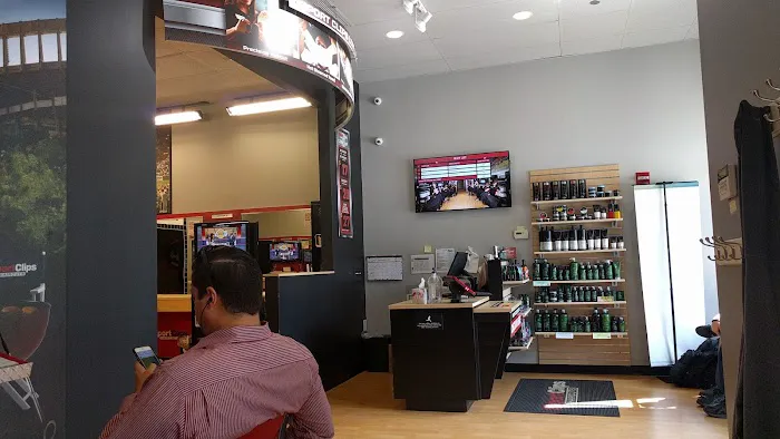 Sport Clips Haircuts of South Loop Chicago Picture 6