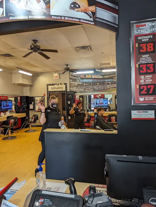 Sport Clips Haircuts of South Loop Chicago Picture 5
