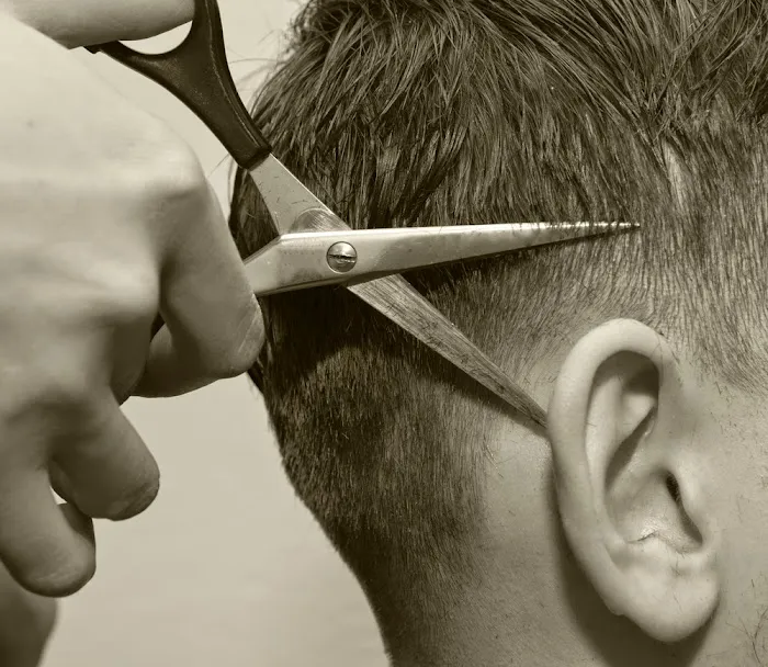 Traders Barber & Style Picture 1