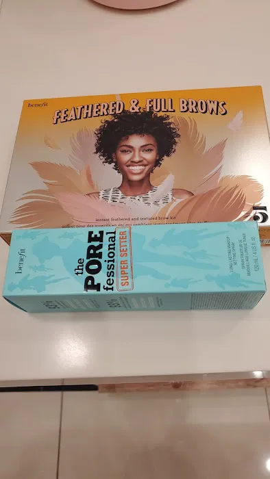 Benefit Cosmetics BrowBar Picture 2