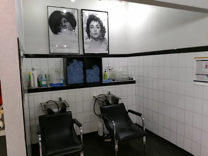 Originals Unisex Hair Designer Picture 4