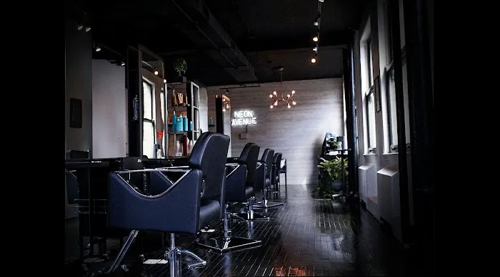 Neon Avenue Salon Picture 2