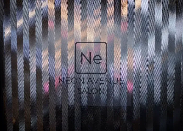 Neon Avenue Salon Picture 7
