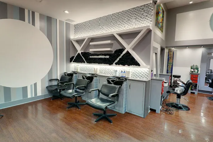 XEX Salon Picture 6