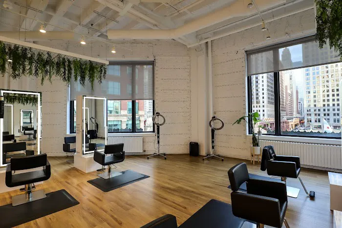 Thomas West Salon Picture 1