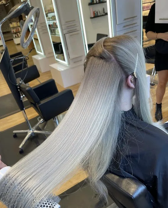Thomas West Salon Picture 8