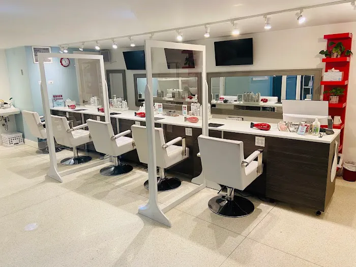 Trixie Girl Blow Dry Bar- Michigan Ave Picture 3
