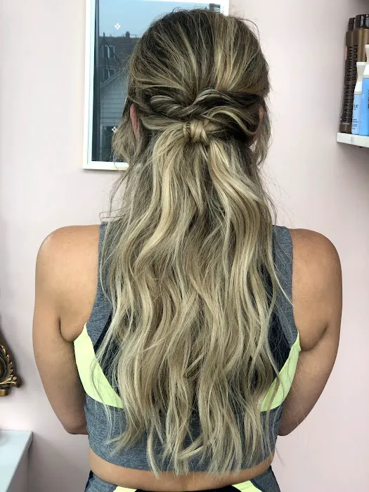 Gia Does Hair Picture 10