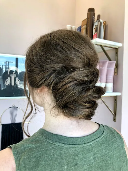 Gia Does Hair Picture 9