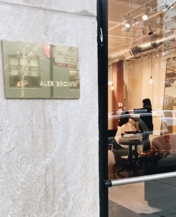 ALEX BROWN Picture 6
