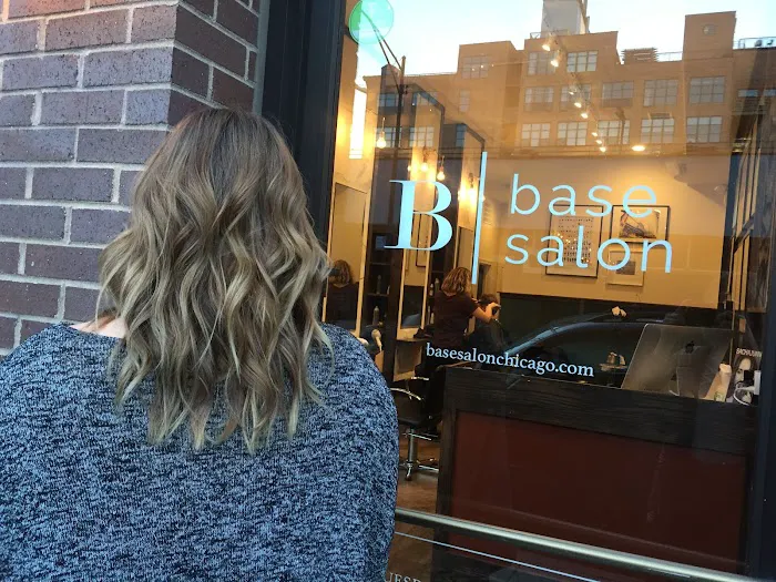 Base Salon Picture 6