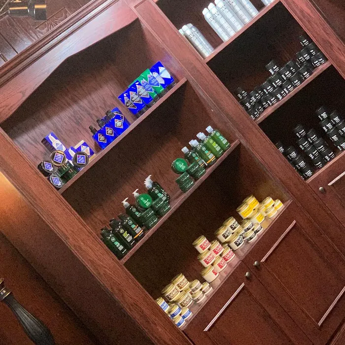 Gents Barber Lounge Picture 6