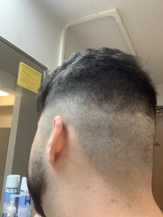 Gents Barber Lounge Picture 2