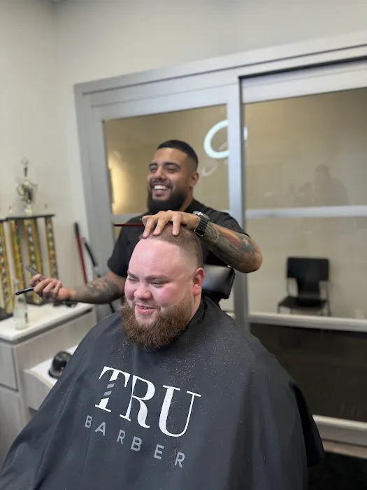 Jovannie the Barber Picture 2