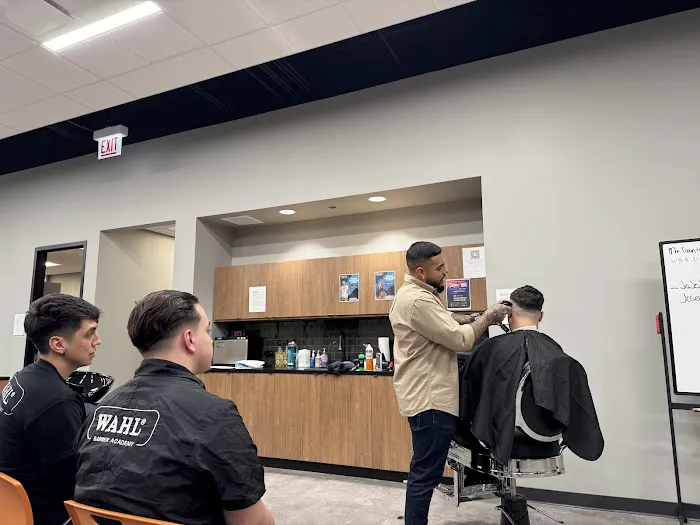 Jovannie the Barber Picture 9