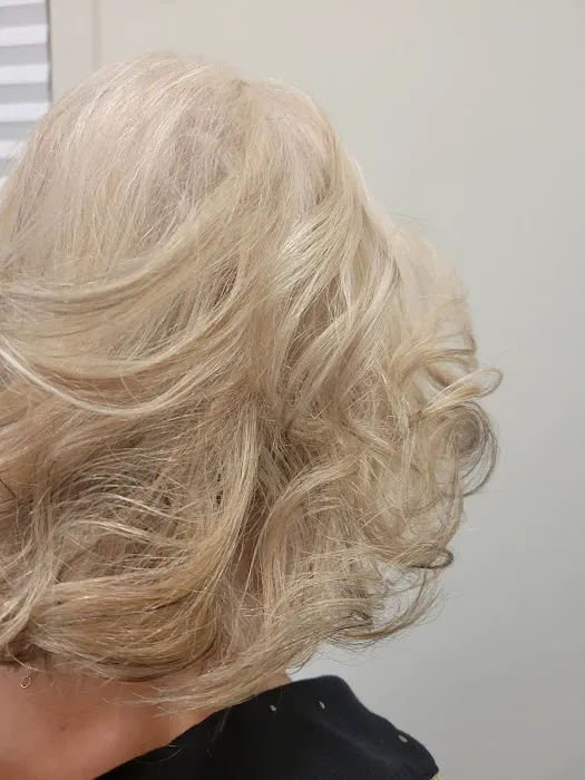 Bertha’s Hairstyling Picture 8