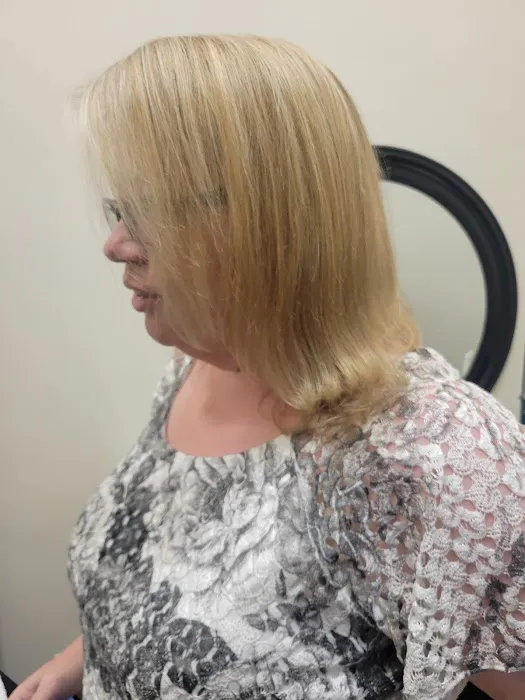 Bertha’s Hairstyling Picture 5