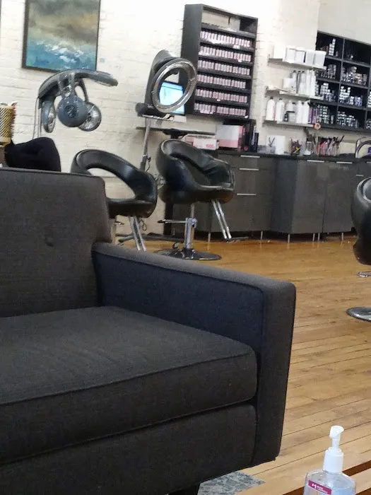 3rd Coast Salon Picture 2