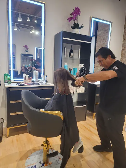 Gino DiFranco Salon Picture 5