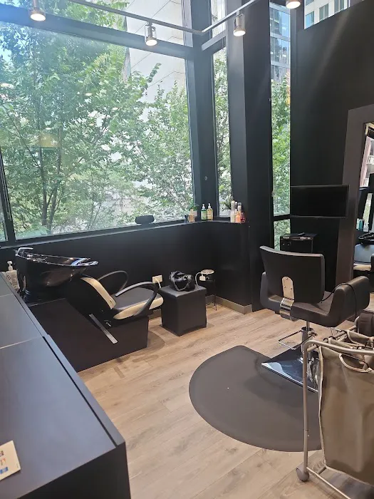 Triple S Salon - Chicago Picture 2