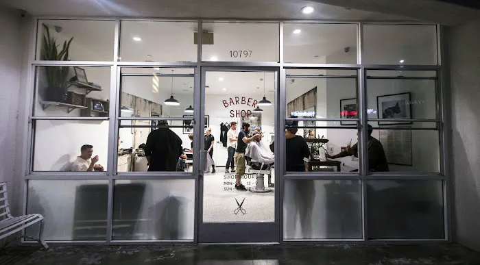 Blind Barber Picture 4