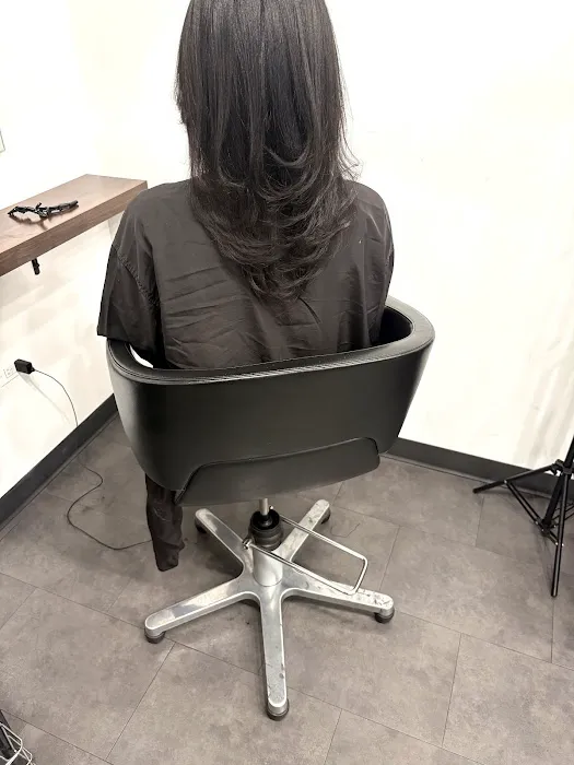 Van Cleef Hair Studio Picture 6
