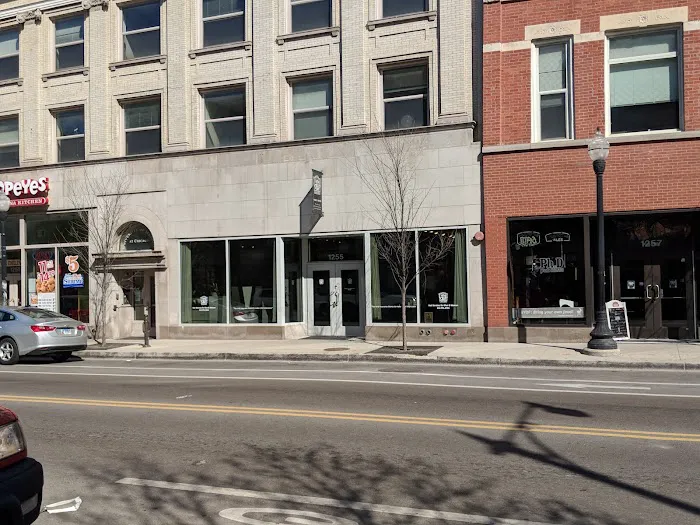 Van Cleef Hair Studio Picture 8
