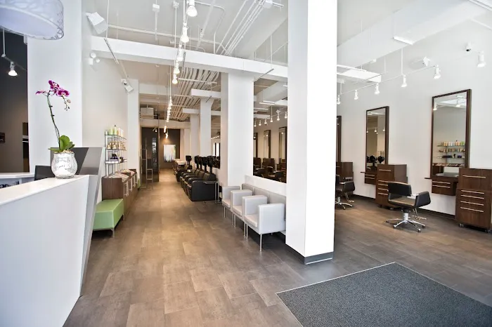 Van Cleef Hair Studio Picture 9