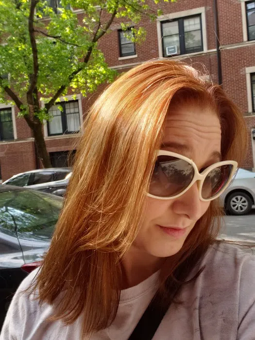 Tabloff Salon Picture 8