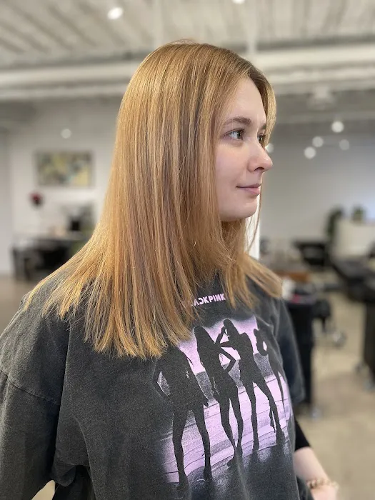 Tabloff Salon Picture 3