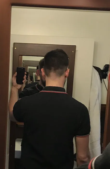 Medinah Barber Shop Picture 4