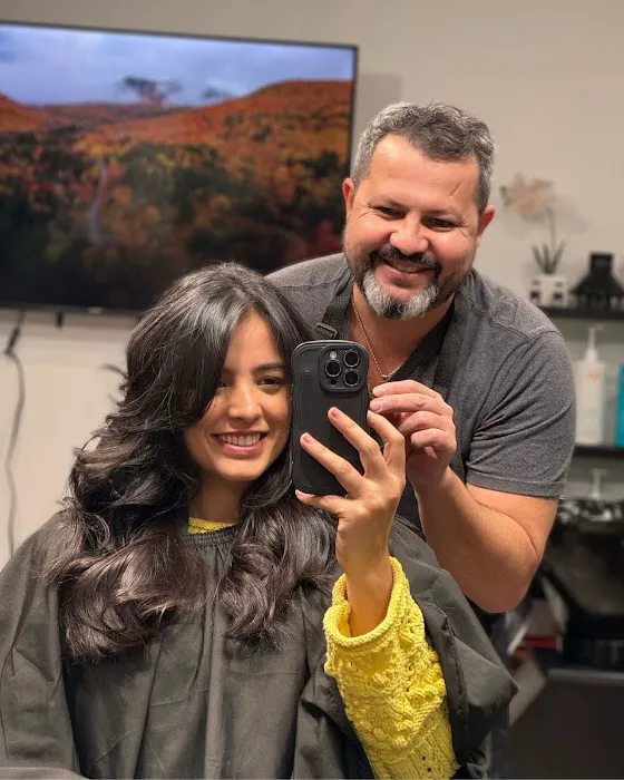 Paulo Aurelio Hair Designer Picture 4