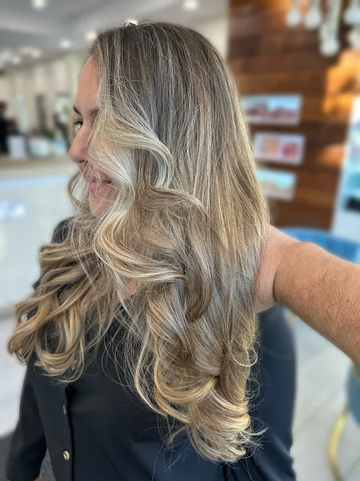 Paulo Aurelio Hair Designer Picture 5