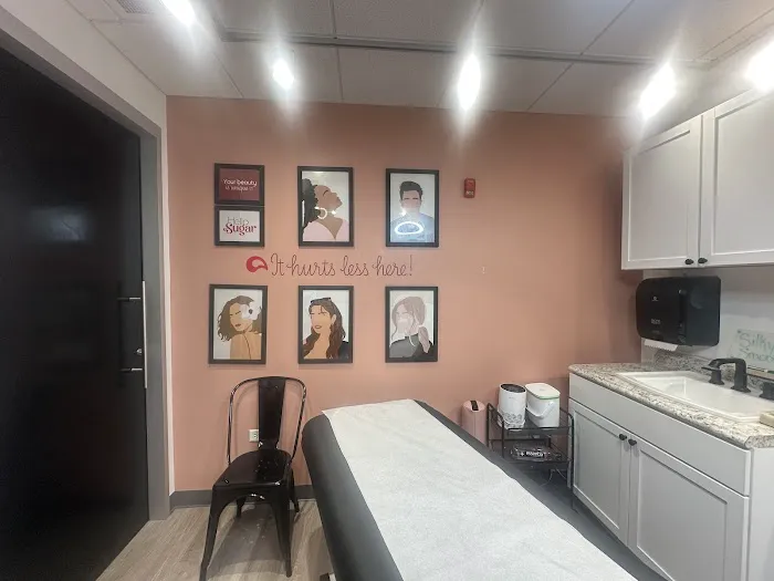 Hello Sugar | River North - Brazilian Wax & Sugar Salon Picture 7