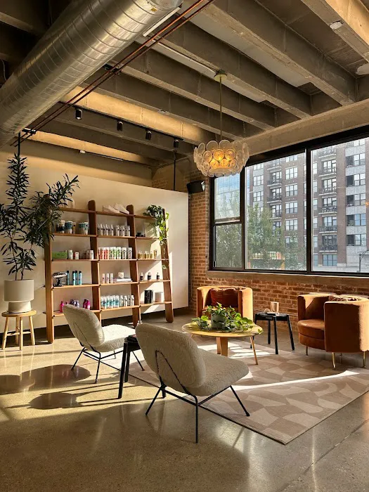 RMCM Salon Picture 7