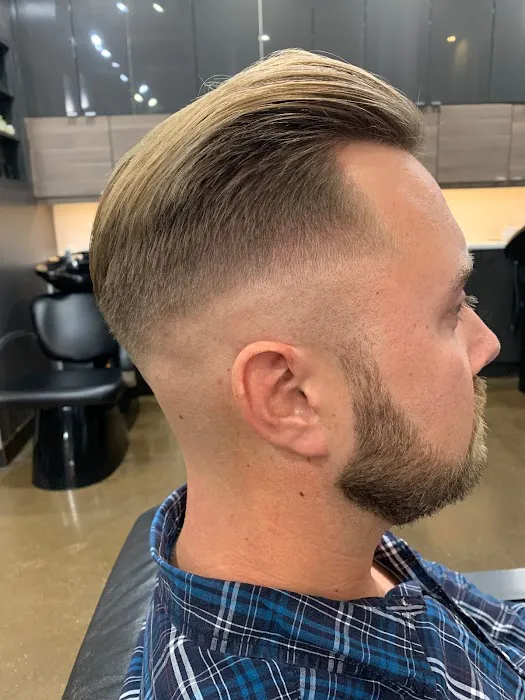 West Loop Gentlemen's Salon Picture 4
