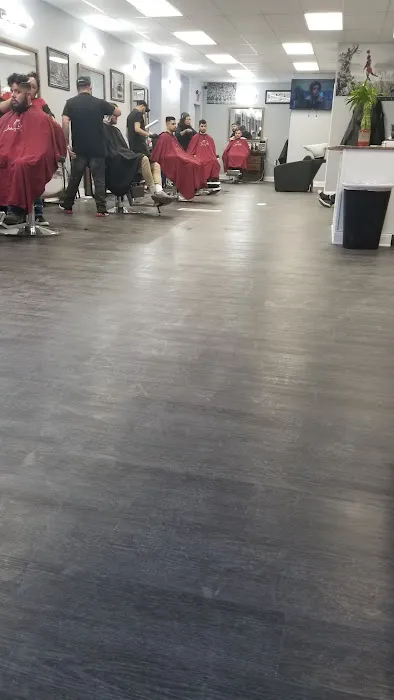 Mens barber lounge Picture 4
