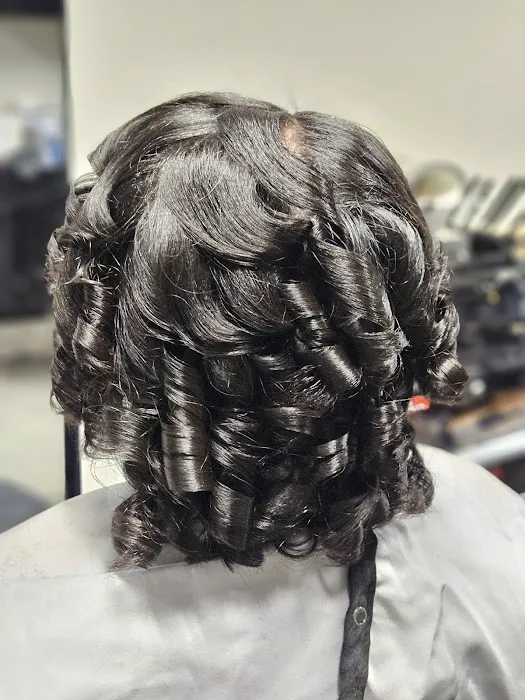Beyond Blowouts Beauty Bar Picture 4