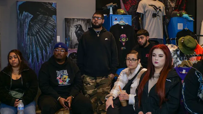 Elevated barbershop Lounge Picture 8