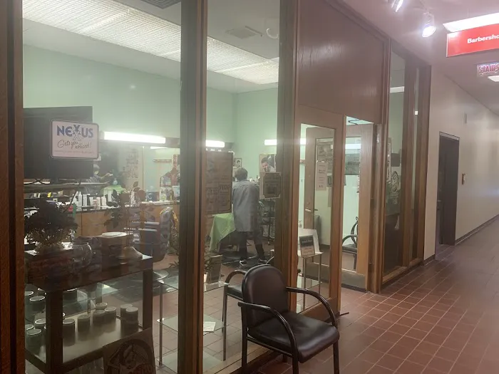 Barbershop at UIC student center west Picture 5