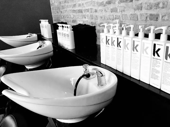 a.salon Pilsen Picture 9