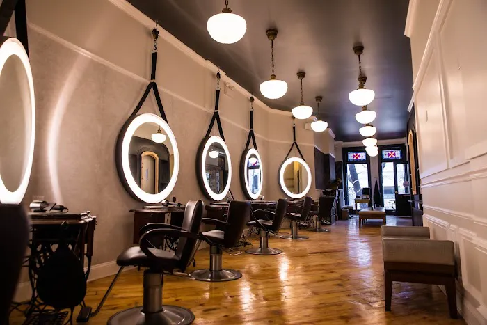 a.salon Pilsen Picture 3