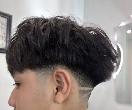 YOLIHAIRKUTZ CHICAGO’S LADY BARBER