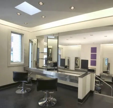 Maxine Salon Picture 2
