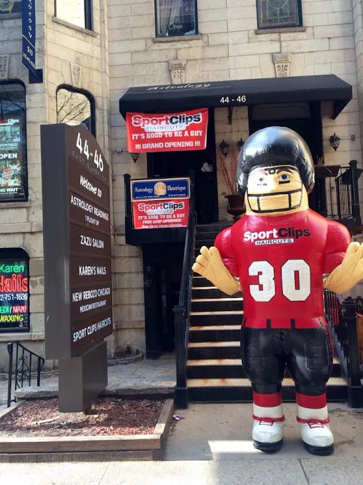 Sport Clips Haircuts of Chicago - River North Picture 3