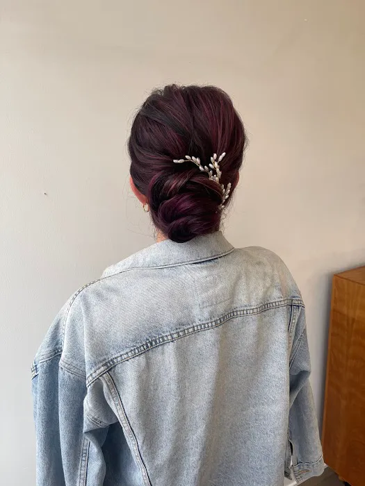 Laura Syrjanen Hair Studio Picture 9